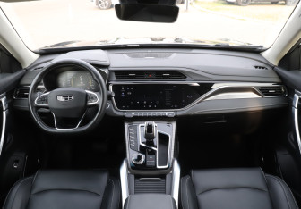 Подержанный автомобиль Geely Atlas Pro 2022 года (12 фото)