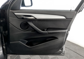Подержанный автомобиль BMW X1 2019 года (24 фото)