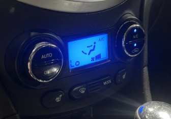 Подержанный автомобиль Hyundai Solaris Sedan 2011 года (15 фото)