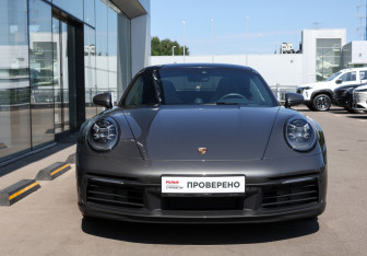 Подержанный автомобиль Porsche 911 Coupe 2021 года (2 фото)