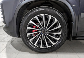 Подержанный автомобиль Exeed TXL 2023 года (18 фото)