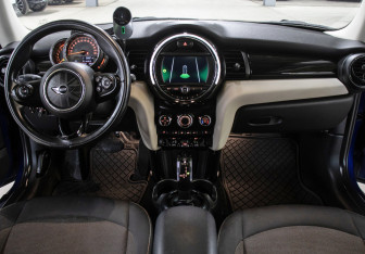 Подержанный автомобиль MINI Hatch 2018 года (14 фото)