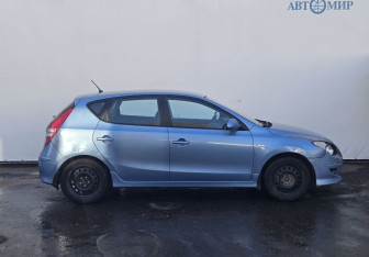 Подержанный автомобиль Hyundai i30 Hatchback 2011 года (4 фото)