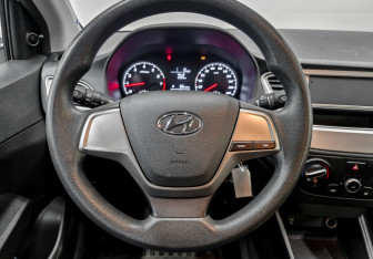 Подержанный автомобиль Hyundai Solaris Sedan 2020 года (11 фото)