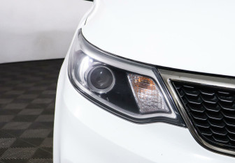 Подержанный автомобиль Kia Rio Sedan 2016 года (7 фото)