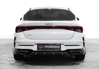 Подержанный автомобиль Kia K5 2023 года (6 фото)