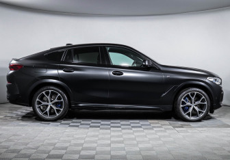 Подержанный автомобиль BMW X6 2021 года (4 фото)