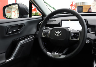 Новый Toyota RAV4 2025 (17 фото)