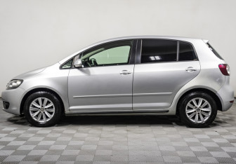 Подержанный автомобиль Volkswagen Golf Plus 2011 года (8 фото)