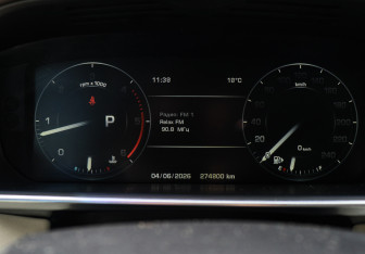 Подержанный автомобиль Land Rover Range Rover Sport 2015 года (30 фото)