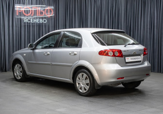 Подержанный автомобиль Chevrolet Lacetti Wagon 2009 года (7 фото)