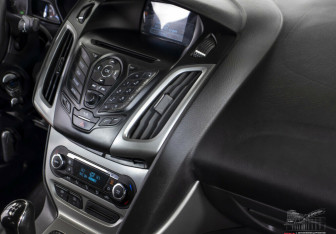 Подержанный автомобиль Ford Focus Sedan 2014 года (10 фото)