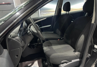 Подержанный автомобиль Nissan Almera Sedan 2014 года (8 фото)