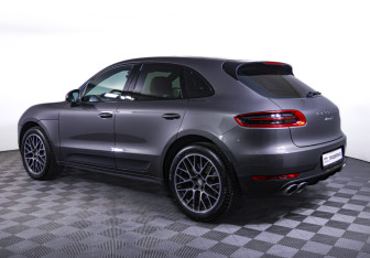 Подержанный автомобиль Porsche Macan 2017 года (7 фото)
