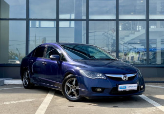 Подержанный автомобиль Honda Civic Sedan 2008 года (3 фото)