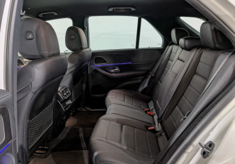 Подержанный автомобиль Mercedes-Benz GLE 2022 года (18 фото)