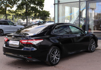 Подержанный автомобиль Toyota Camry Sedan 2021 года (4 фото)