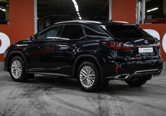 Подержанный автомобиль Lexus RX 2017 года (7 фото)
