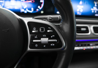 Подержанный автомобиль Mercedes-Benz GLE 2020 года (17 фото)
