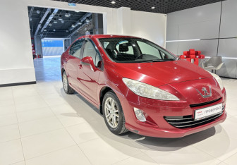 Подержанный автомобиль Peugeot 408 2012 года (5 фото)