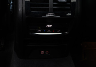 Подержанный автомобиль BMW X3 2023 года (12 фото)