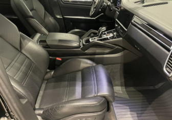 Подержанный автомобиль Porsche Cayenne 2019 года (9 фото)