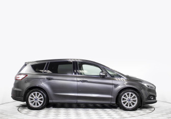 Подержанный автомобиль Ford S-MAX 2017 года (4 фото)