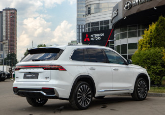 Подержанный автомобиль Geely Monjaro 2024 года (4 фото)