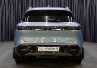 Подержанный автомобиль Voyah Free 2023 года (6 фото)