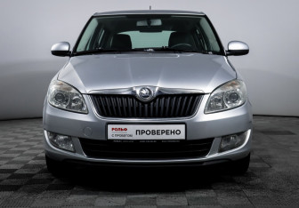 Подержанный автомобиль Skoda Fabia Hatchback 2014 года (2 фото)