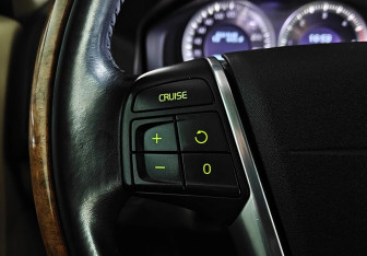 Подержанный автомобиль Volvo XC60 2012 года (14 фото)