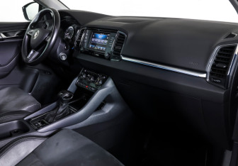 Подержанный автомобиль Skoda Karoq 2020 года (10 фото)