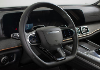 Подержанный автомобиль Jaecoo J8 2024 года (14 фото)