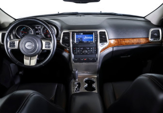 Подержанный автомобиль Jeep Grand Cherokee 2012 года (12 фото)