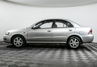 Подержанный автомобиль Nissan Almera Classic 2012 года (8 фото)