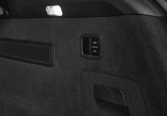 Подержанный автомобиль Porsche Cayenne 2019 года (23 фото)