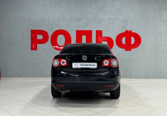 Подержанный автомобиль Volkswagen Jetta Sedan 2008 года (6 фото)