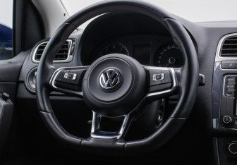 Подержанный автомобиль Volkswagen Polo Sedan 2018 года (15 фото)