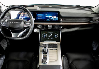 Подержанный автомобиль Exeed VX 2023 года (13 фото)