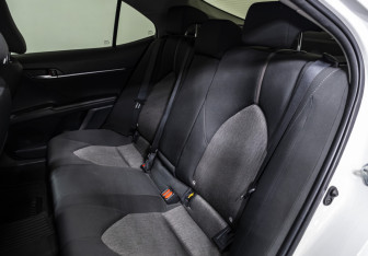 Подержанный автомобиль Toyota Camry Sedan 2021 года (14 фото)