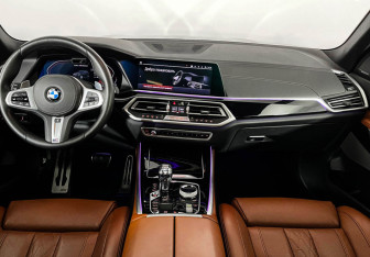 Подержанный автомобиль BMW X5 2019 года (8 фото)