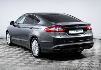 Подержанный автомобиль Ford Mondeo Sedan 2016 года (7 фото)