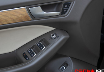 Подержанный автомобиль Audi Q5 2013 года (17 фото)