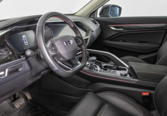 Подержанный автомобиль Geely Tugella 2022 года (10 фото)