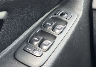 Подержанный автомобиль Volvo XC90 2011 года (15 фото)