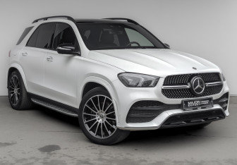 Подержанный автомобиль Mercedes-Benz GLE 2021 года (3 фото)