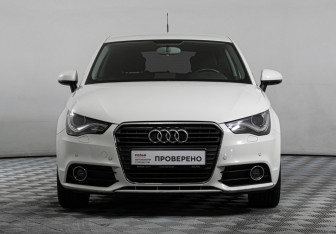 Подержанный автомобиль Audi A1 2011 года (5 фото)