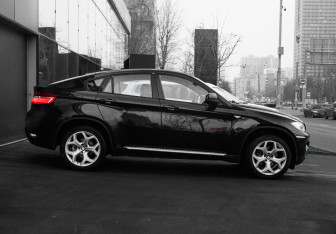 Подержанный автомобиль BMW X6 2010 года (4 фото)