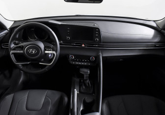 Подержанный автомобиль Hyundai Elantra Sedan 2021 года (11 фото)