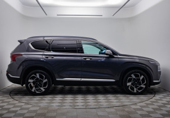 Подержанный автомобиль Hyundai Santa Fe 2023 года (4 фото)
